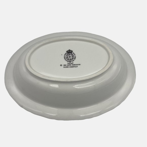Royal Worcester Silver Chantilly Oval Vegetable Bowl Fine Bone China England - Picture 2 of 5